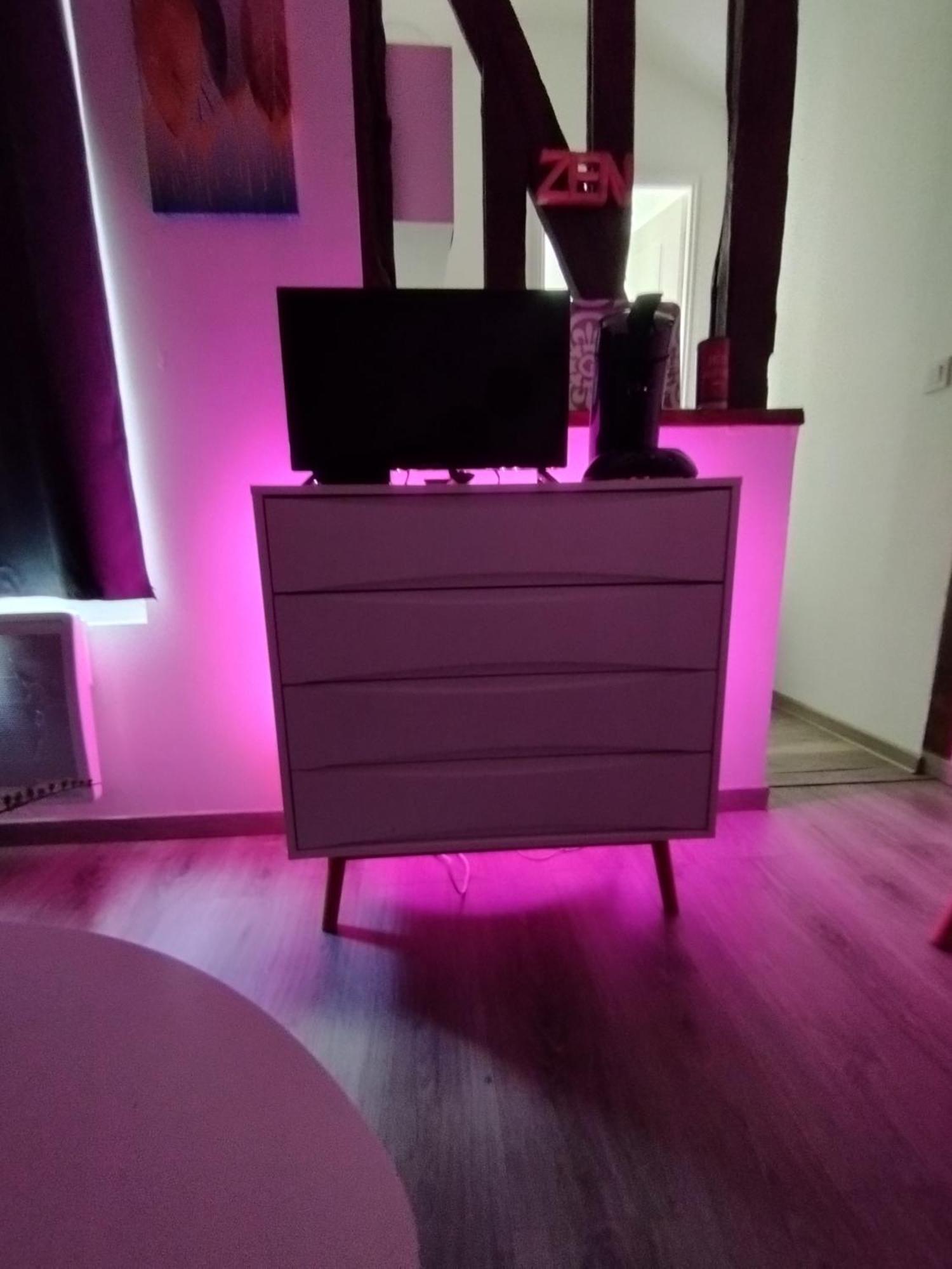 Studio Charmant Confortable Tv Centre Ville Louviers Exterior photo